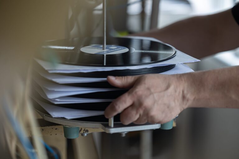 The Heavyweight Debate: 140g vs 180g Vinyl Explained
